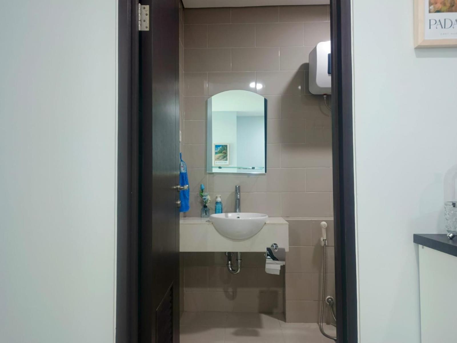 Residencia Nova, * Jakarta